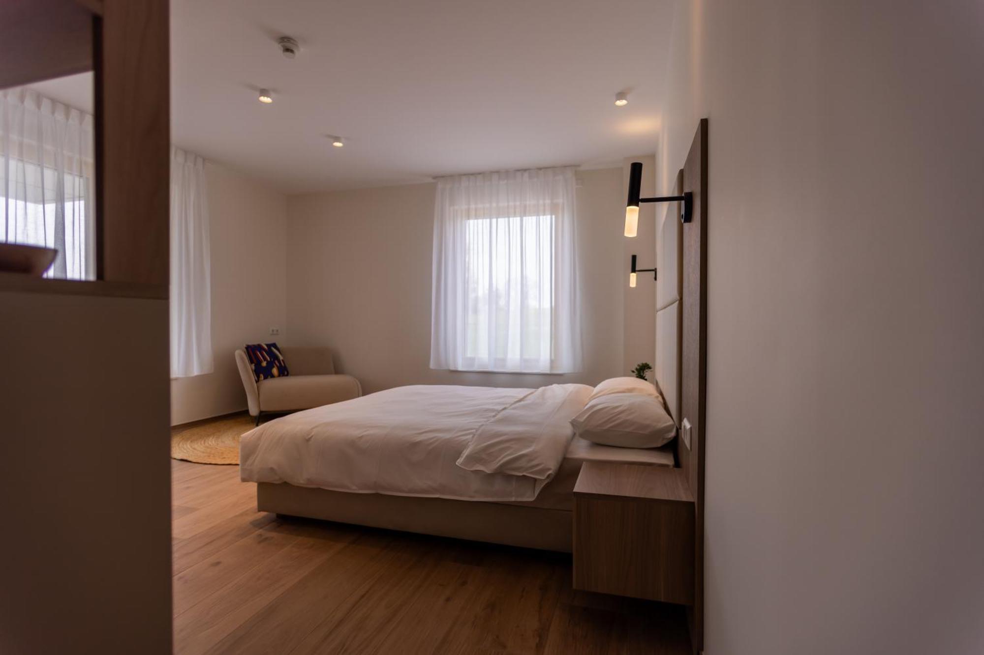 Cessange House By Rentaroo Gasthuis *